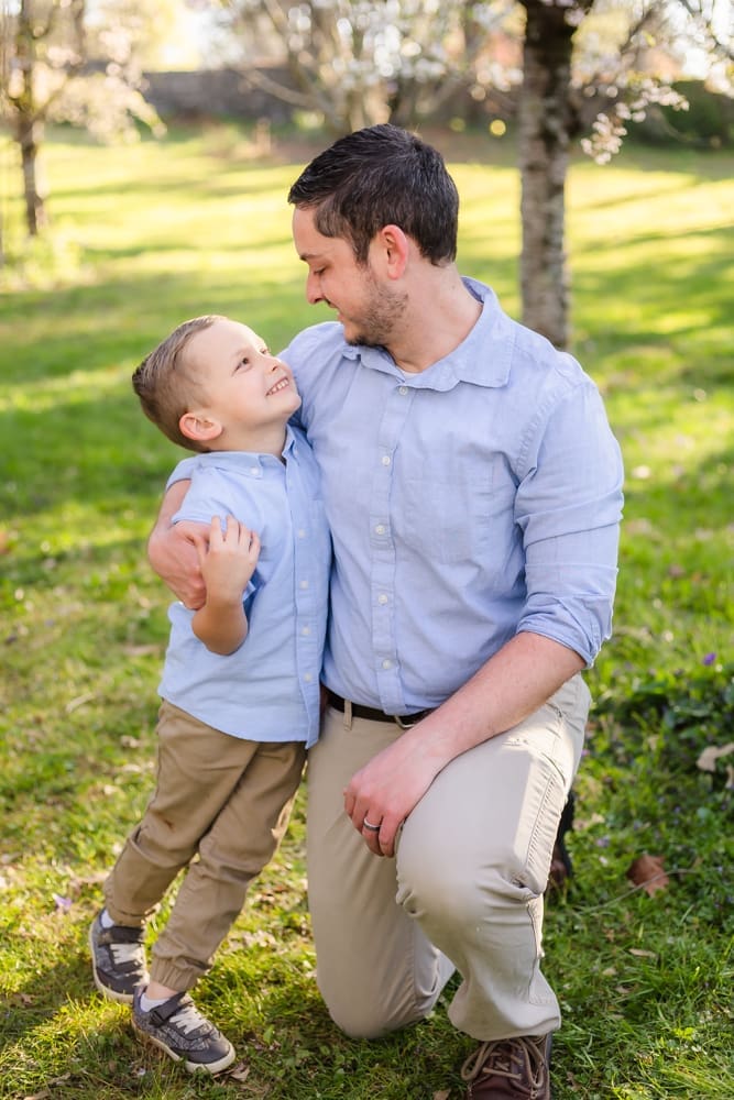 dad and son during maternity photography session in knoxville tn
