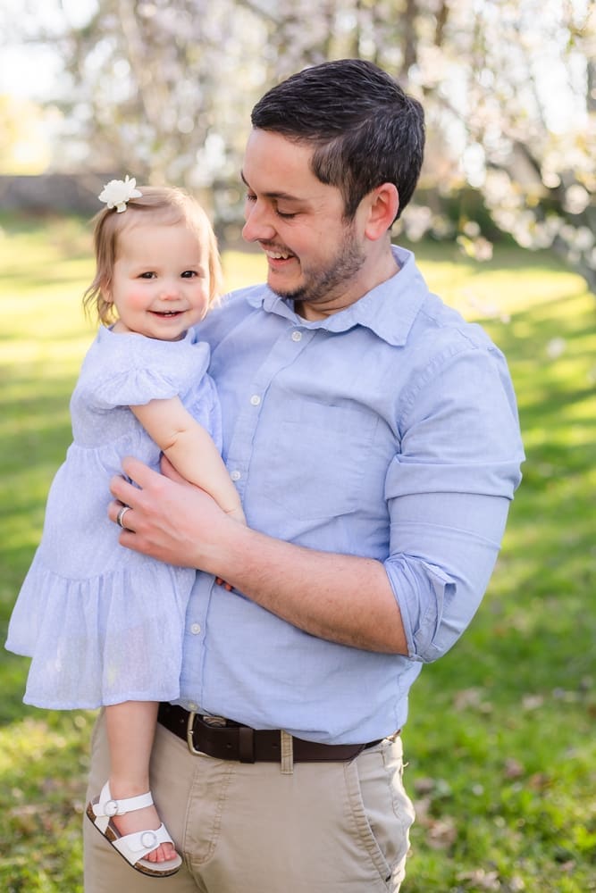 dad and little girl during maternity photography session in knoxville tn