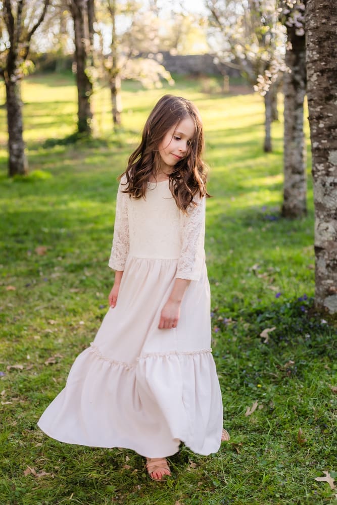 daughter twirling during maternity photography session in knoxville tn